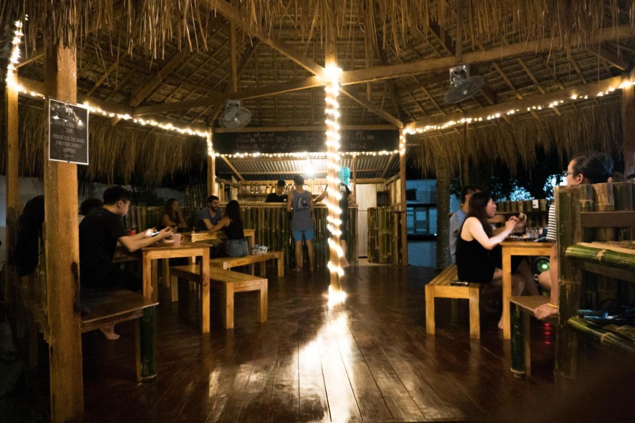 Crazy Bears Hostel Moalboal Exterior foto